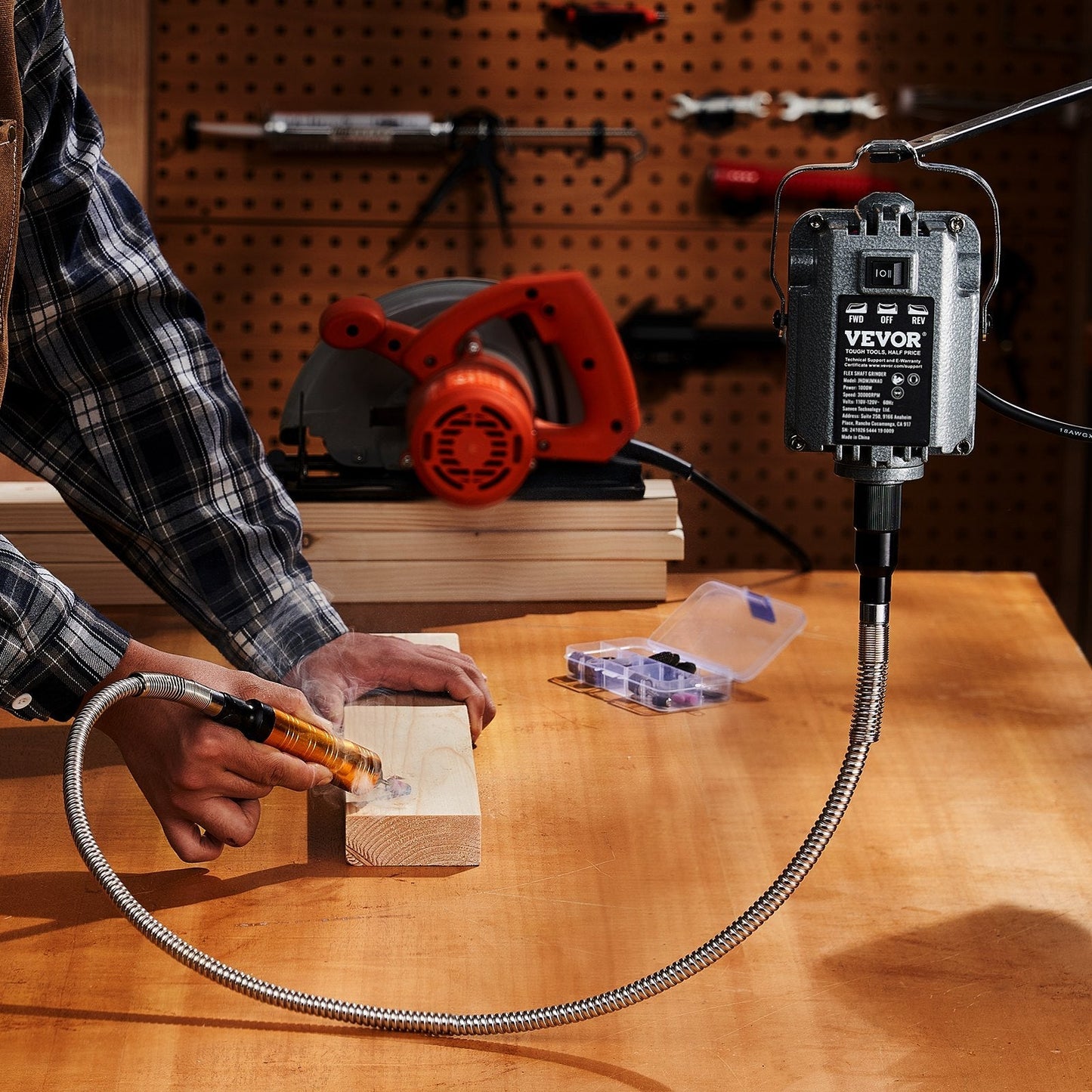 Ponceuse à arbre flexible VEVOR 1000 W 30 000 tr/min avec pédale et 31 accessoires